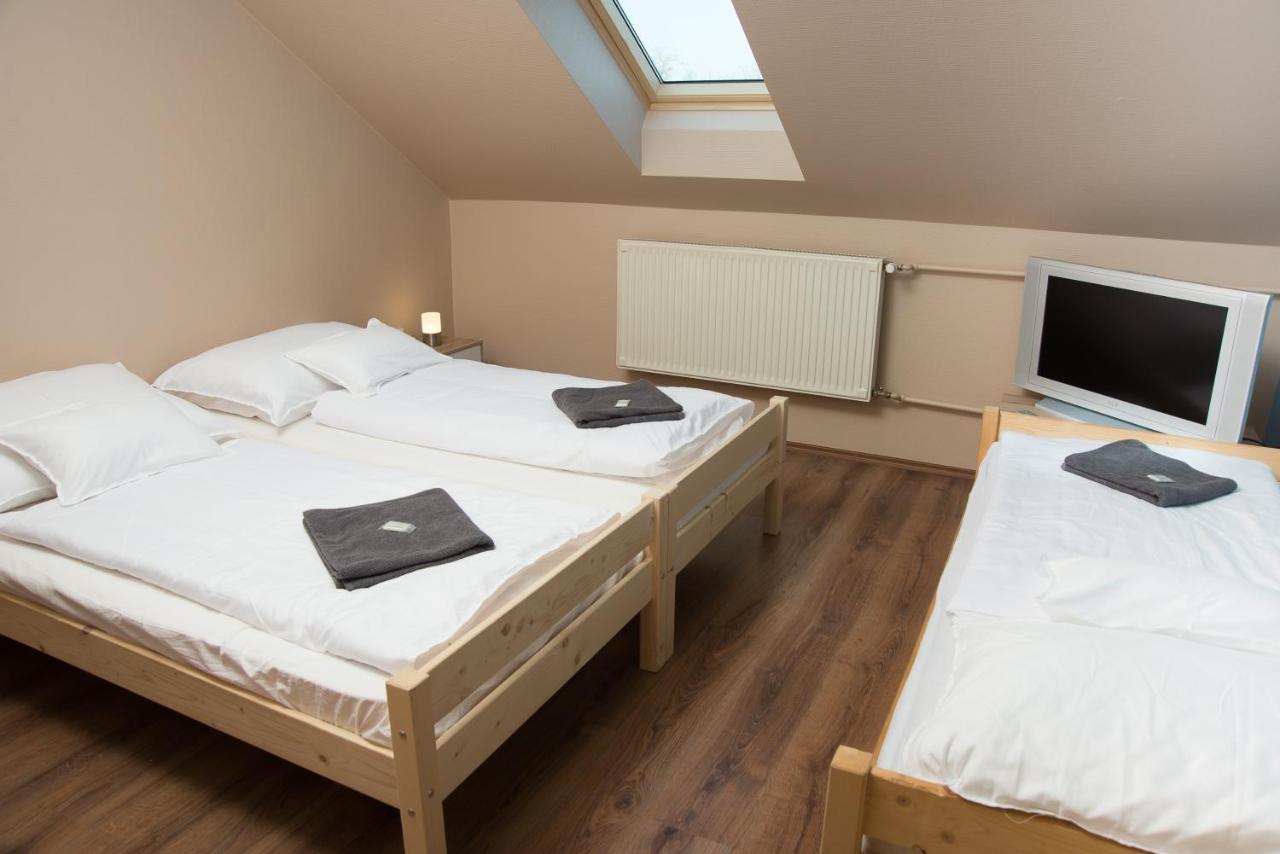 Bed and Breakfast Korona Panzio Level Экстерьер фото